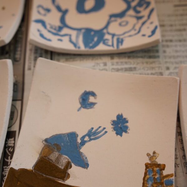 絵付け体験　©SEN CERAMIC WORKS